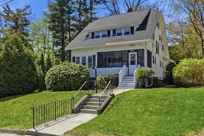 /international/us/11-wildrose-avenue-worcester-ma-110108020688/