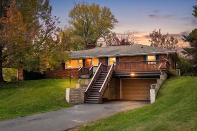 /international/us/21-peak-ln-waynesboro-va-110120885505/