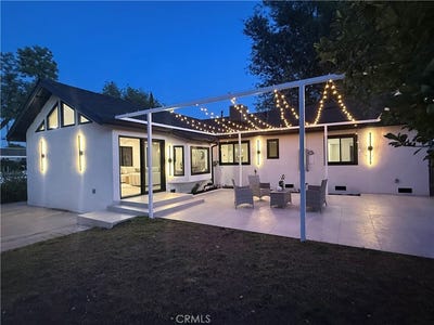/international/us/16231-septo-street-granada-hills-ca-110108695909/