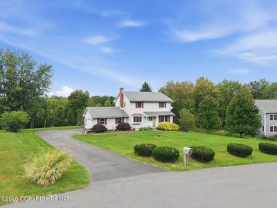 /international/us/233-treeline-drive-pen-argyl-pa-110120103809/