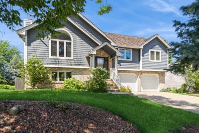 /international/us/14049-summit-drive-clive-ia-110101151668/