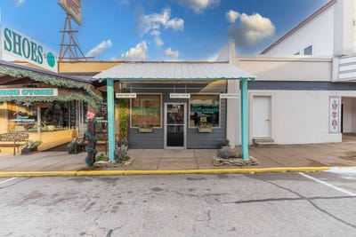 /international/us/210-s-grand-avenue-houston-mo-110097058438/
