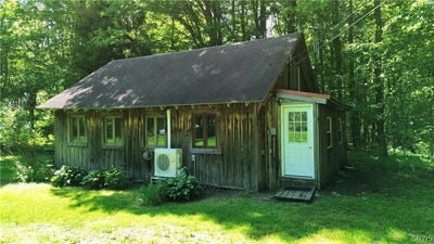 /international/us/7481-hoffman-road-holland-patent-ny-110108446690/