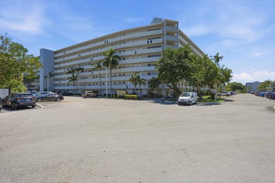 /international/us/1750-ne-191st-street-north-miami-beach-fl-110107983150/