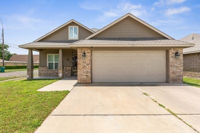/international/us/300-n-bermuda-street-lacy-lakeview-tx-110108637367/