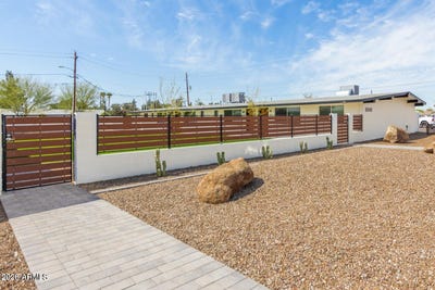 /international/us/6049-w-laurie-lane-glendale-az-110106432959/