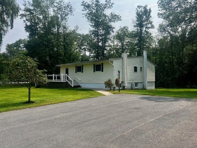 /international/us/371-fox-farm-road-plattsburgh-ny-110104953814/