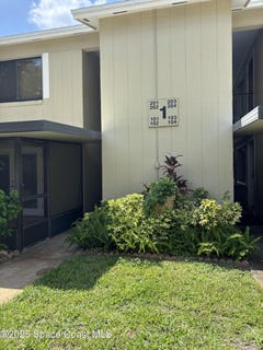 /international/us/4304-london-town-road-titusville-fl-110100393962/