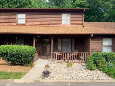 /international/us/381-james-court-high-point-nc-110104612321/