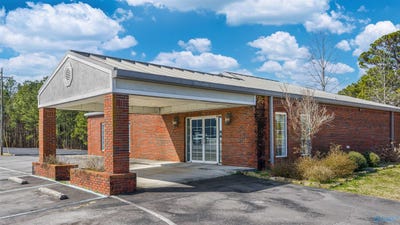/international/us/83-george-wallace-drive-se-rainsville-al-110106760498/