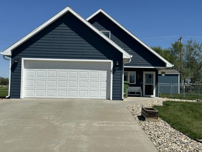 /international/us/2382-frank-ave-se-huron-sd-110108130019/
