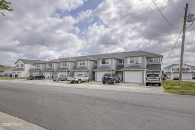 /international/us/701-s-walker-street-webb-city-mo-110107629970/