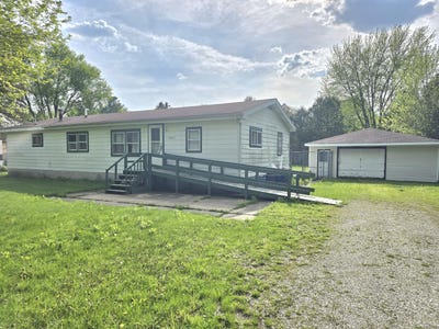 /international/us/6862-ne-suburban-drive-michigan-city-in-110108439887/