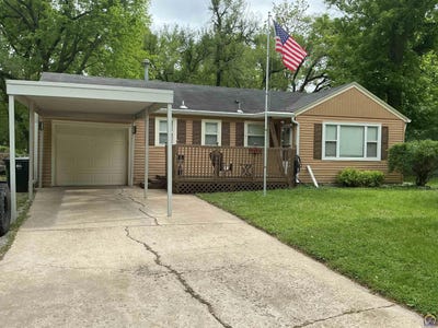 /international/us/2425-sw-26th-dr-topeka-ks-110107779949/