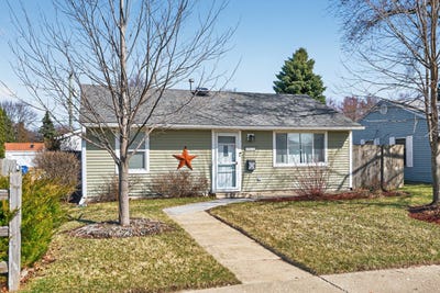 /international/us/1021-e-taylor-street-dekalb-il-110108504369/