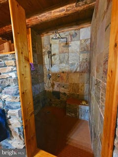 /international/us/3029-whitetail-ridge-road-burlington-wv-110100684847/
