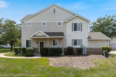 /international/us/27-freesia-drive-romeoville-il-110108060454/