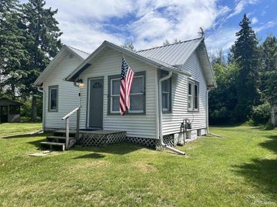 /international/us/1005-e-margaret-street-iron-mountain-mi-110109198074/