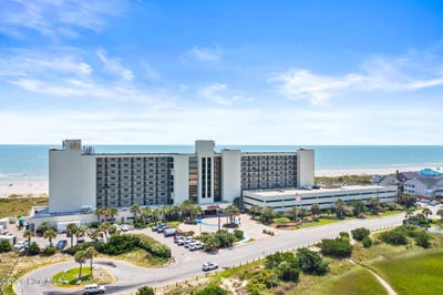 /international/us/2700-n-lumina-avenue-wrightsville-beach-nc-110109831975/