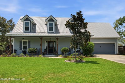 /international/us/209-blue-heron-cove-waveland-ms-110109871076/