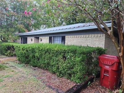 /international/us/209-e-2nd-street-quinlan-tx-110102031674/