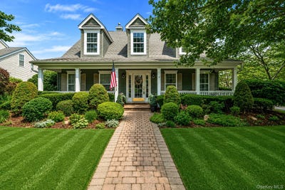 /international/us/5-green-ash-street-calverton-ny-110109655477/