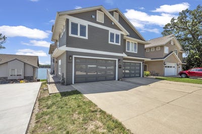 /international/us/15649-250th-avenue-spirit-lake-ia-110100684534/