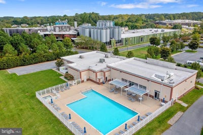 /international/us/1103-canning-house-row-milton-de-110105642731/