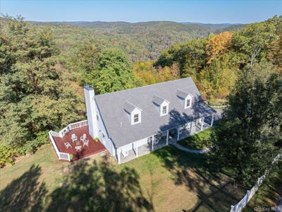 /international/us/581-barrett-hill-road-mahopac-ny-110107699802/