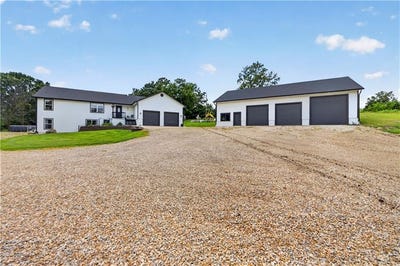 /international/us/25493-kansas-avenue-tonganoxie-ks-110119384578/