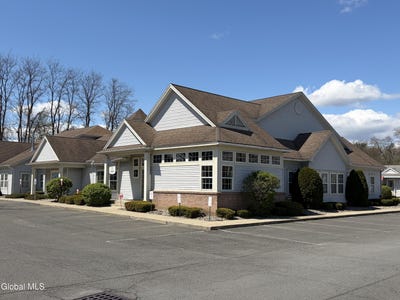 /international/us/10-blacksmith-drive-malta-ny-110107732218/