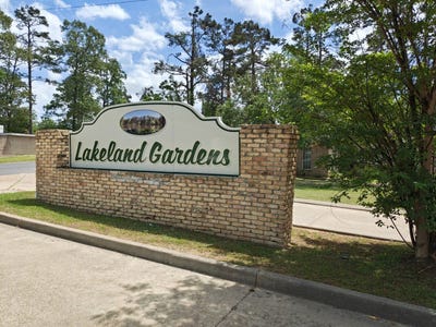 /international/us/104-honeysuckle-drive-west-monroe-la-110107480547/