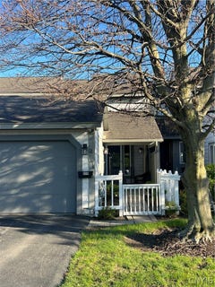 /international/us/378-summerhaven-drive-n-east-syracuse-ny-110107877200/