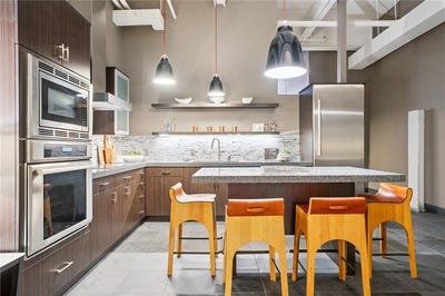 /international/us/905-3rd-street-se-cedar-rapids-ia-110107227818/