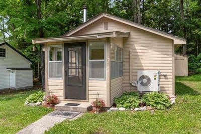 /international/us/10295-lakeview-road-carp-lake-mi-110109183777/