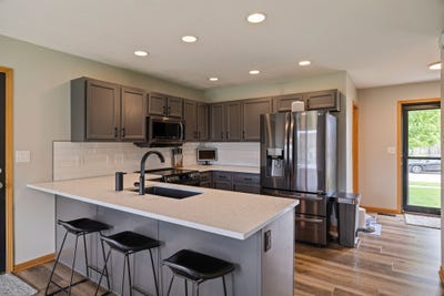 /international/us/760-se-westgate-drive-waukee-ia-110108176451/
