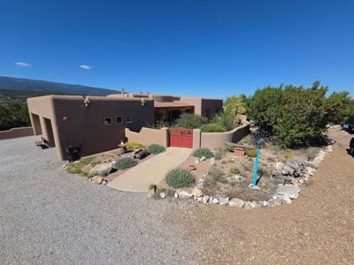 /international/us/22-via-entrada-sandia-park-nm-110120533292/