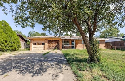 /international/us/220-nw-11th-street-dimmitt-tx-110119995411/
