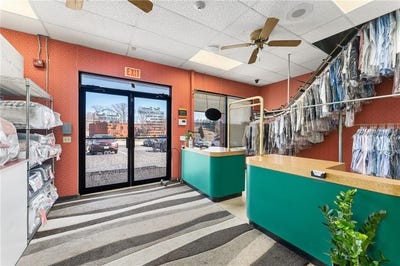 /international/us/175-eddie-dowling-highway-north-smithfield-ri-110105279186/
