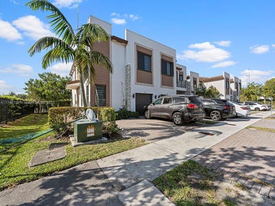 /international/us/402-ne-211th-ter-miami-fl-110098162826/