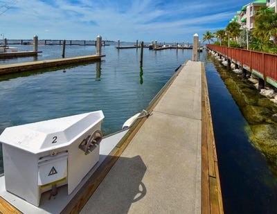 /international/us/5555-college-road-key-west-fl-110120059808/