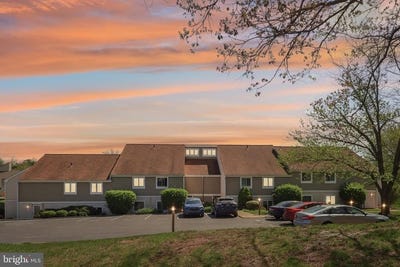 /international/us/106-harvest-lane-phoenixville-pa-110107501591/