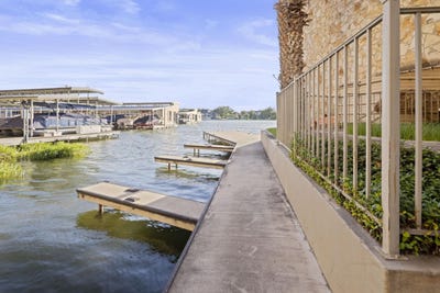 /international/us/1100-the-cape-201-horseshoe-bay-tx-110106075885/