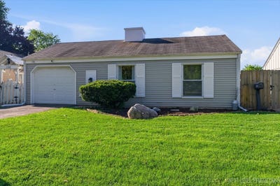 /international/us/156-tealwood-road-montgomery-il-110107785762/