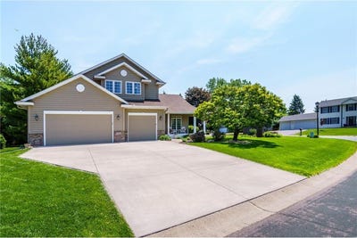/international/us/4304-gadwall-court-eagan-mn-110108382325/