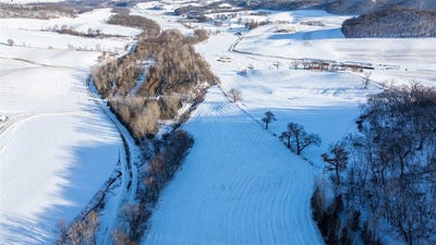 /international/us/lyga-valley-road-independence-wi-110104092137/