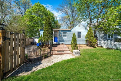 /international/us/32-dewey-street-port-jefferson-station-ny-110107436531/