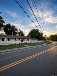 /international/us/5-harry-howard-avenue-hudson-ny-110108208243/