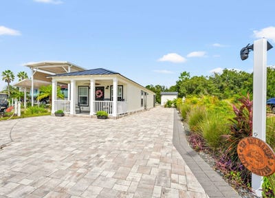 /international/us/2743-st-george-dr-davenport-fl-110120409335/