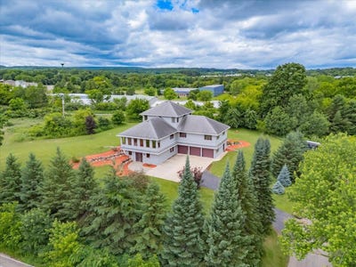 /international/us/1130-hill-street-baraboo-wi-110100587466/